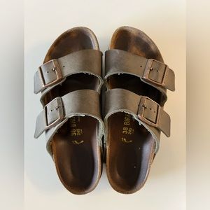 Olive colored Arizona Birkenstocks- size 7-7.5